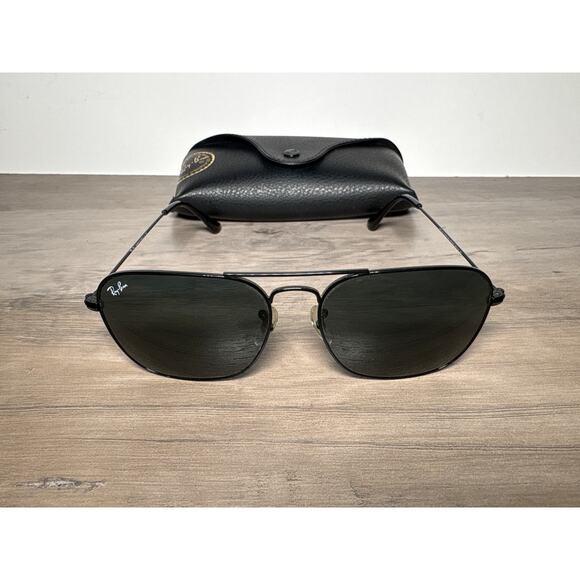 Ray-Ban RB1136 Caravan Black Frame Unisex Sunglasses- Italy- with Case- EUC - Picture 1 of 7
